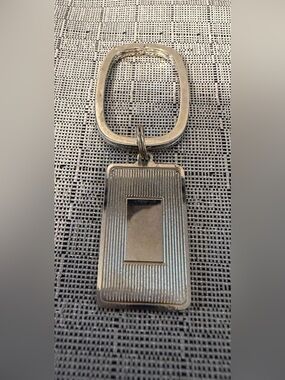 Vintage Hayward Rectangular Silver-Tone Pendant Necklace with Textured Stripes